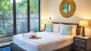 4 bedrooms, iron/ironing board, WiFi, bed sheets