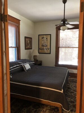 2 bedrooms, iron/ironing board, travel cot, free WiFi