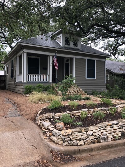 100-year old bungalow in the heart of the City, walking distance to Zilker Park!