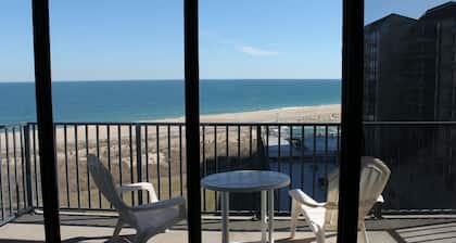 Oceanfront condo in Sea Colony highrise, Bethany Beach, DE