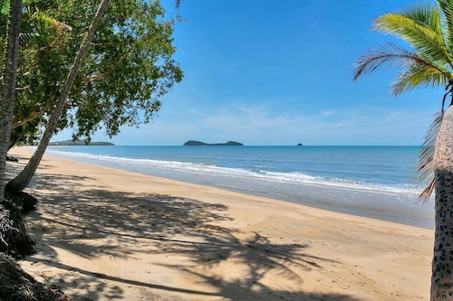 Absolute Luxury Beachfront Holiday House