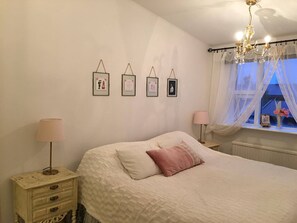 3 habitaciones, tabla de planchar con plancha y acceso a internet 