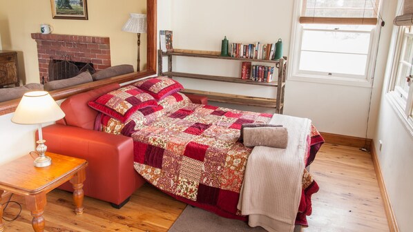 6 bedrooms, iron/ironing board, travel cot, free WiFi