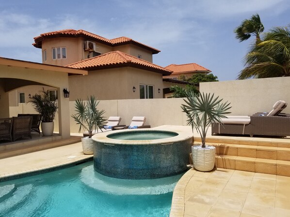 Pool -  LOOK NO FURTHER...Make This Your Own Private Paradise Getaway!  (Noord)