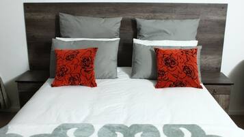 3 bedrooms, iron/ironing board, Internet, bed sheets