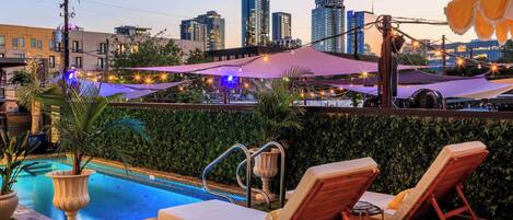 Et oppvarmet basseng