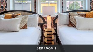 Desk, iron/ironing board, travel crib, WiFi (free) - (Unit 4) 6th Street Suite: 4BR/11Beds - Pool, Rooftop, Garden Bars, Walk to Everything! (Austin)