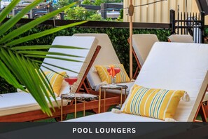 Property grounds - (Unit 4) 6th Street Suite: 4BR/11Beds - Pool, Rooftop, Garden Bars, Walk to Everything! (Austin)