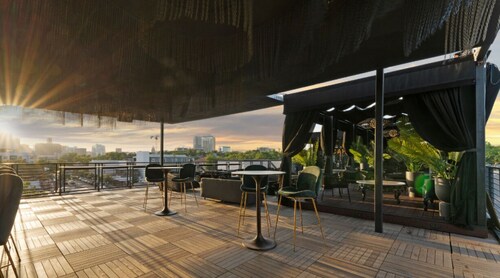 (Unit 4) 6th Street Suite: 4BR/11Beds - Pool, Rooftop, Garden Bars, Walk to Everything!