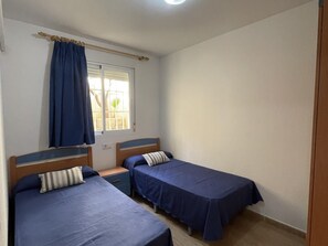 2 soverom, strykejern/-brett og internettilgang