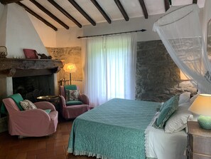 1 chambre, fer et planche à repasser, Wi-Fi, literie fournie