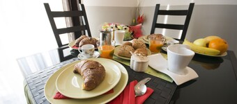 at Simone's house in Viareggio (apt. & beach!)