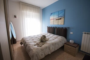 2 bedrooms, in-room safe, iron/ironing board, WiFi - at Simone's house in Viareggio (apt. & beach!) (Viareggio)