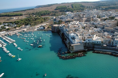Otranto: unabhängige Villa in einer eleganten Wohngegend, 550 m vom Meer entfernt