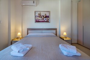 3 chambres, coffre-fort, fer et planche à repasser