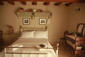 1 chambre, fer et planche à repasser, Wi-Fi gratuit, draps fournis