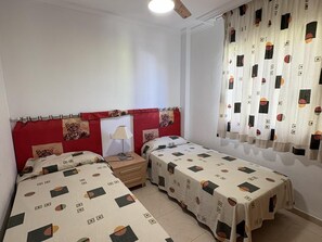 2 quartos, ferros/tábuas de passar roupa