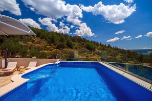 Outdoor pool, a heated pool - Perfect sea view apartment with private and heated pool! (Omiš)