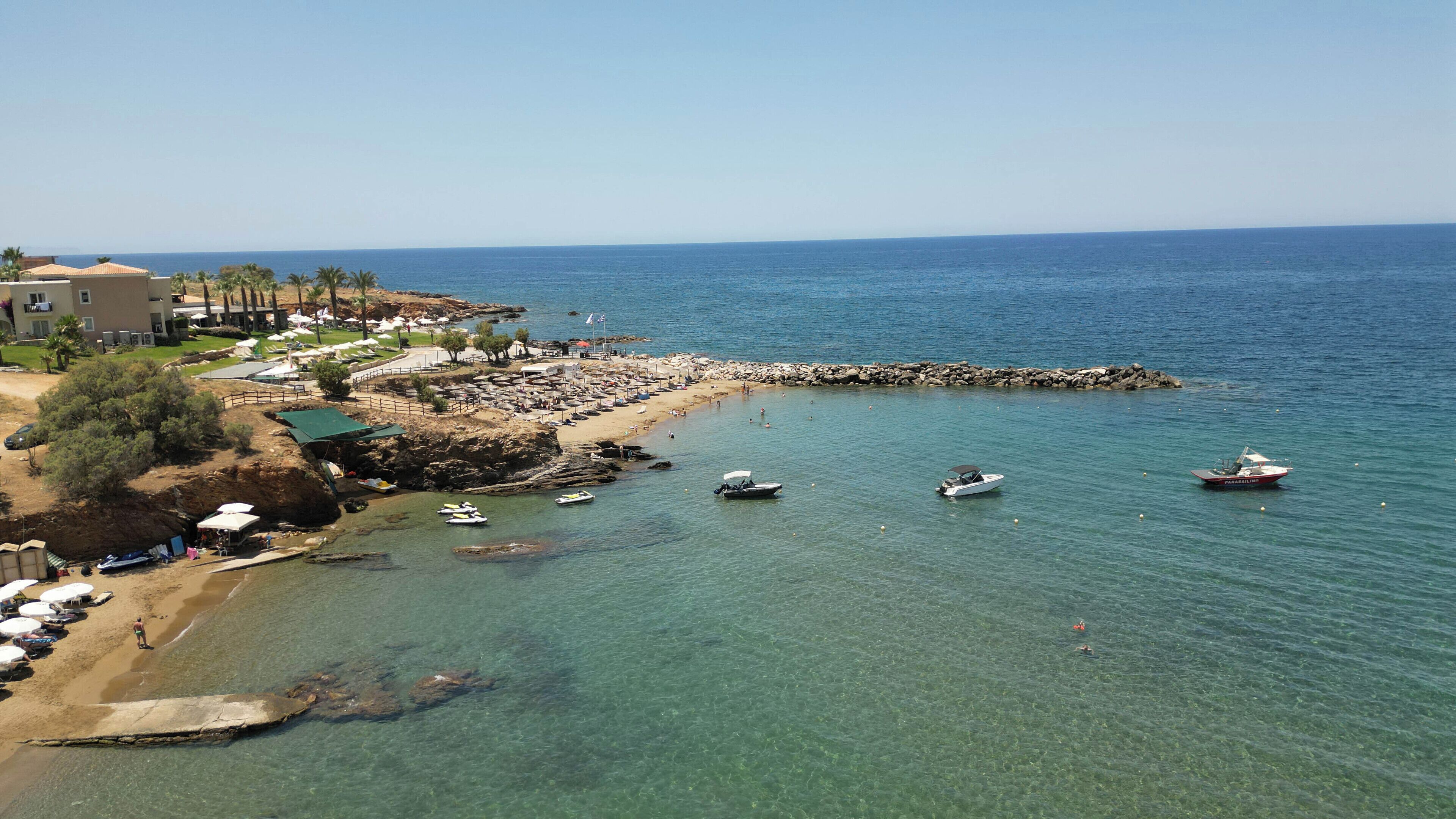 Beach nearby, sun loungers, beach towels