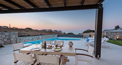 Villa Levanda,pool, walking distance from the beach and shops ,no car needed!