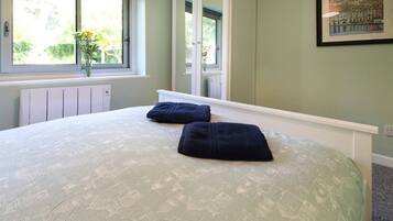 3 bedrooms, iron/ironing board, travel crib, free WiFi