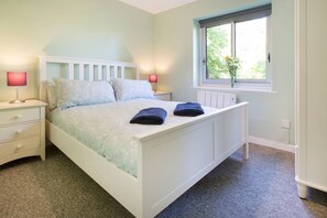 3 slaapkamers, een strijkplank/strijkijzer, reisbedje, gratis wifi