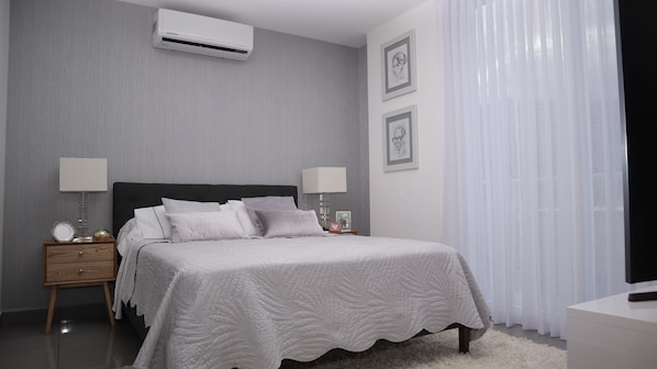 Iron/ironing board, WiFi, bed sheets, wheelchair access
