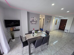 Dining - Apartment San Marino with heated pool, only 450 meters to the beach, Wifi,SAT-TV (Los Cristianos)