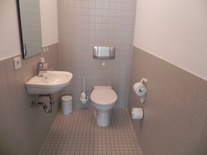 Bruser, hårtørrer, håndklæder