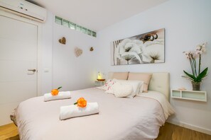 1 slaapkamer, een strijkplank/strijkijzer, gratis wifi, beddengoed