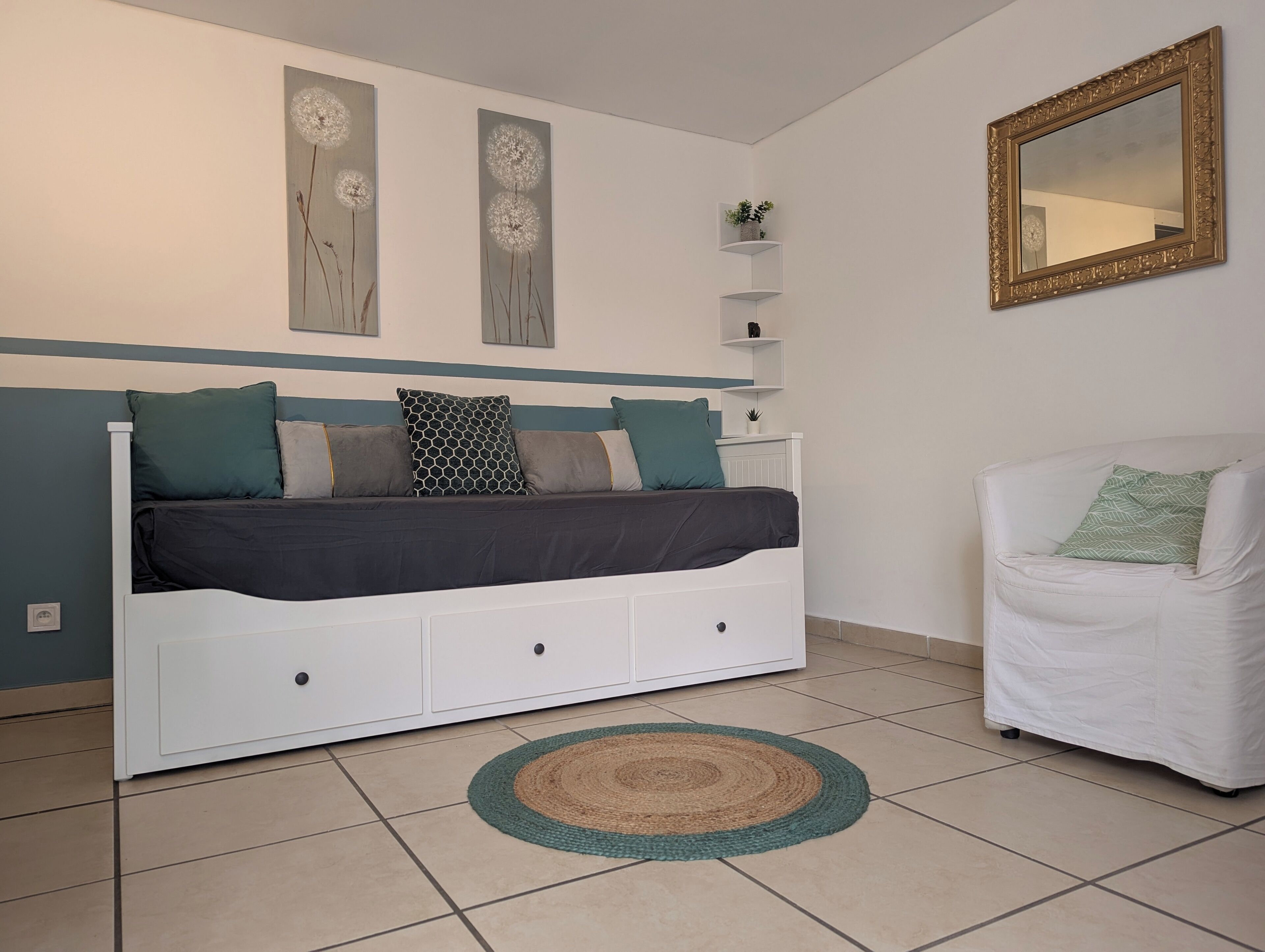 1 chambre, fer et planche à repasser, lit parapluie, Wi-Fi gratuit