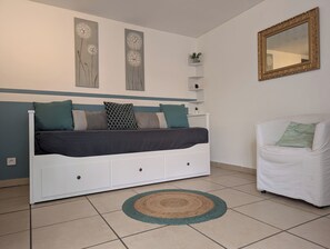 1 soverom, strykejern/-brett, reiseseng for barn og wi-fi (inkludert)