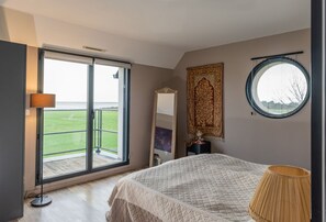 4 habitaciones, escritorio, tabla de planchar con plancha y wifi gratis 
