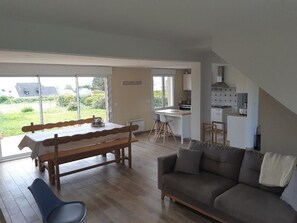 TV, DVD player, ping pong, books