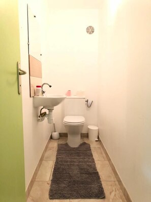 Bruser, håndklæder, Toiletpapir