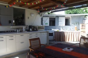 Outdoor dining - Spacious, detached Kaz Bory, tropical garden, swimming pool. (Saint Louis)