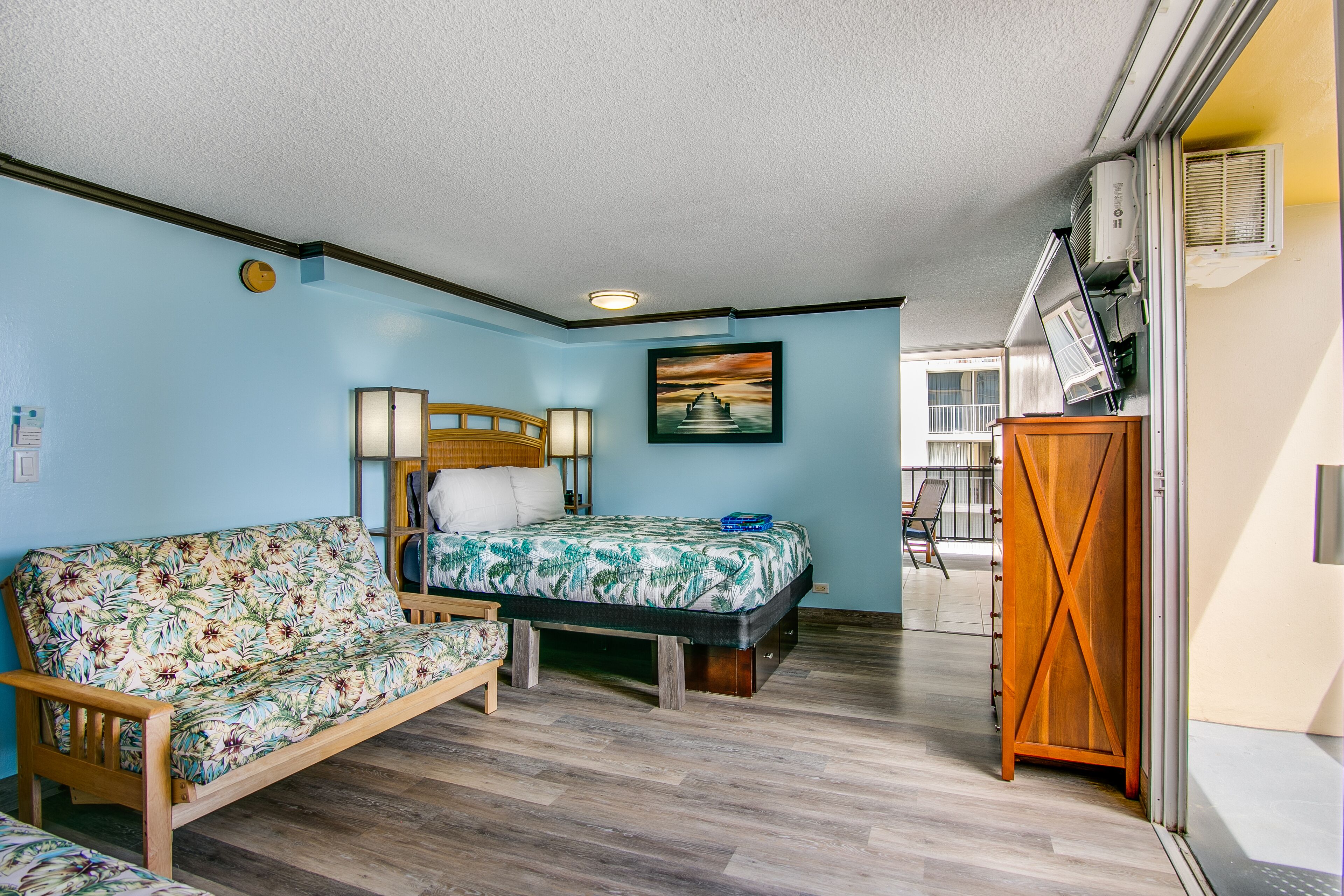 1 bedroom, desk, iron/ironing board, internet