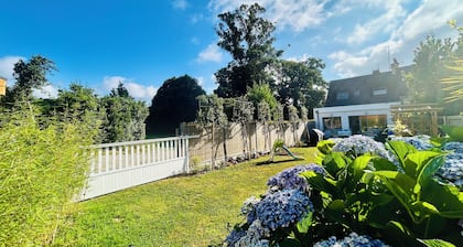 Lumineuse propriete, confortable et au calme, emplacement idéal 300m de la plage