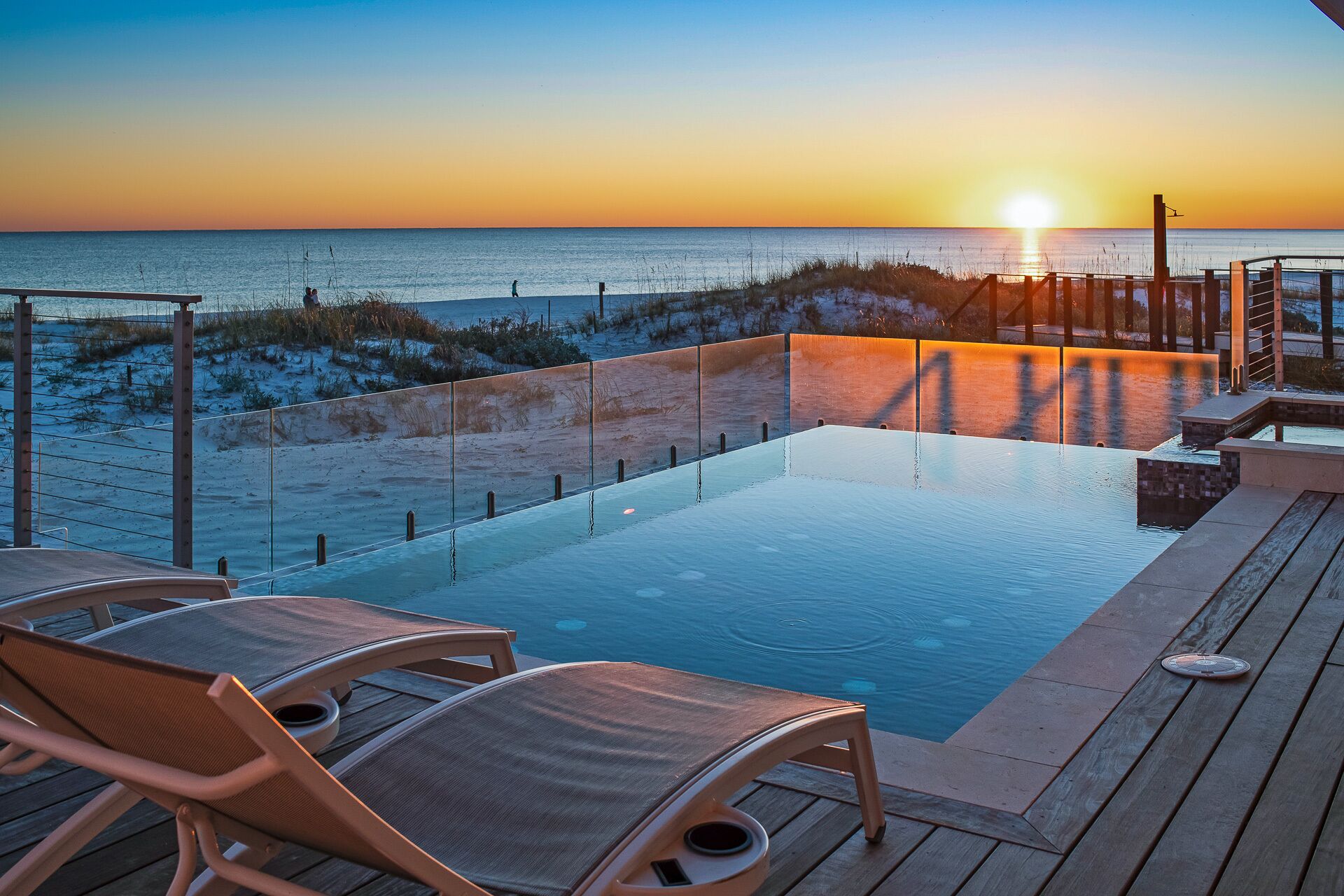 Book Your Fall Getaway Now! LUXURY Gulf Front Home! Sprawling Porches!