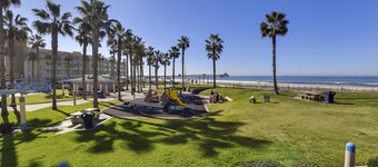 Beautiful Sunny 3 Bedroom Ground Floor with Southwest View of the Ocean