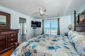 3 bedrooms, iron/ironing board, WiFi, bed sheets - Your own private Beachfront Home On the Sands of the Gulf. Can't get any closer (Indian Shores)