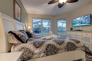 5 bedrooms, desk, iron/ironing board, travel cot