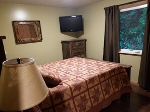 3 bedrooms, internet, bed sheets