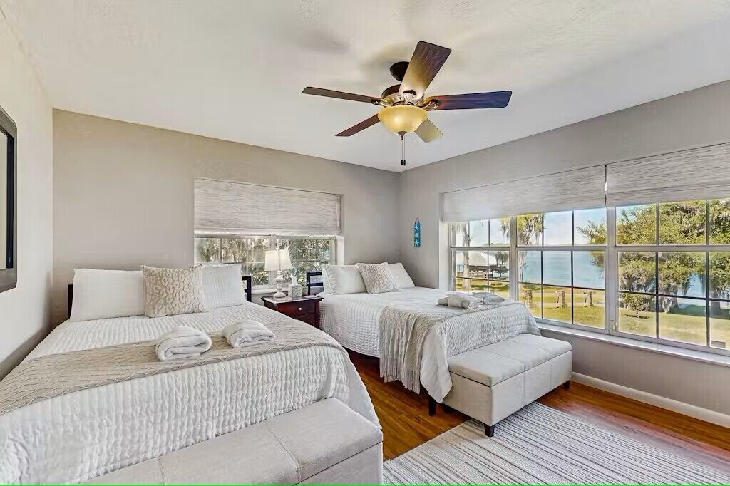 4 bedrooms, iron/ironing board, free WiFi, bed sheets