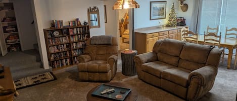 Smart-TV, DVD-Player, BĂŒcher