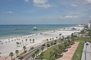 On the beach - 2 Bedroom, 2 Bath Gulf Front Condo Suite Right On The Beach! (Indian Shores)