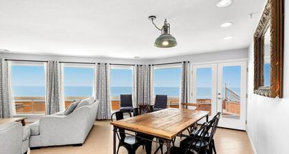 Large Beachfront 3 Bedroom Condo