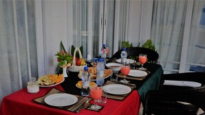 Family dining - Quicksand Rasdhoo (Rasdhoo)