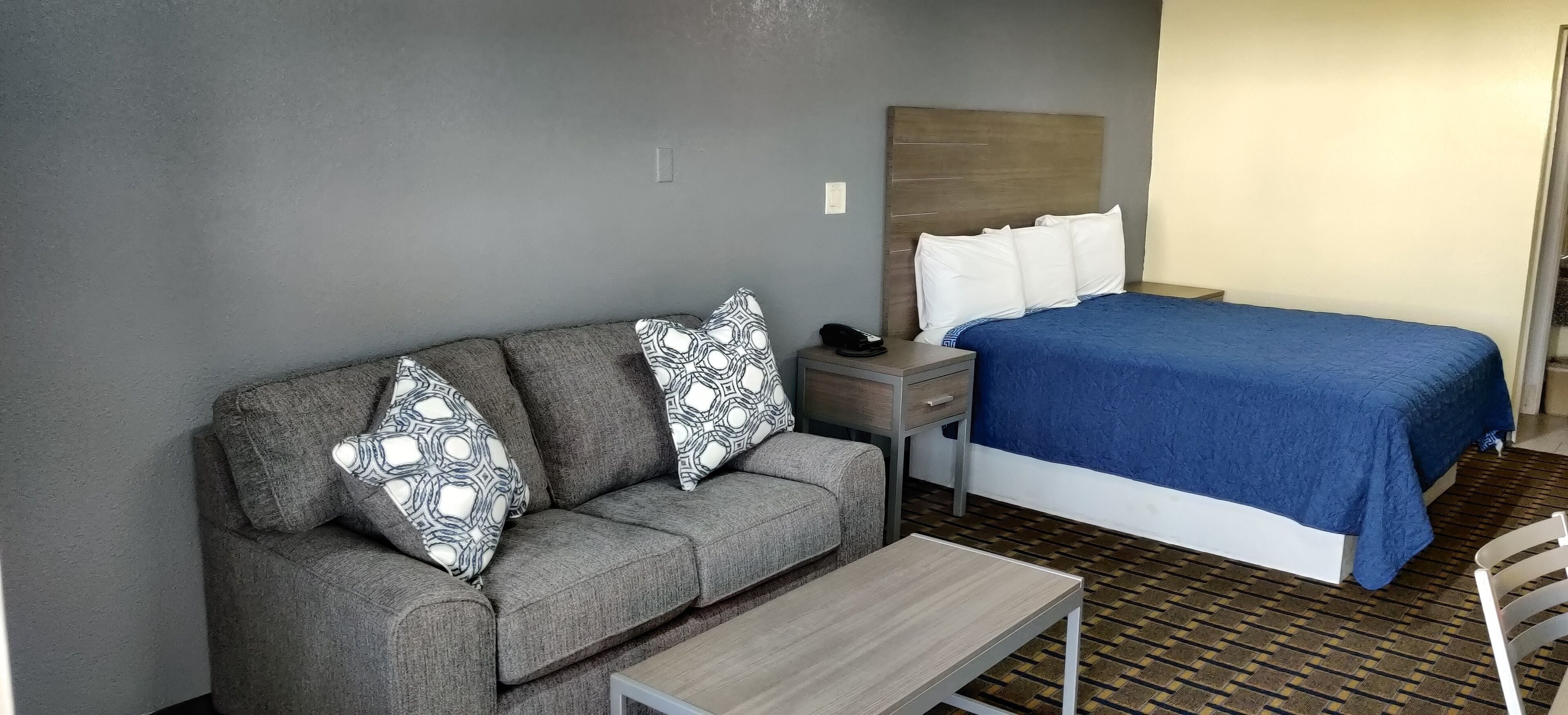 Decoración personalizada, muebles diferentes y escritorio 