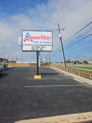 Front of property - AmeriStay Inn &Suites (Orange)
